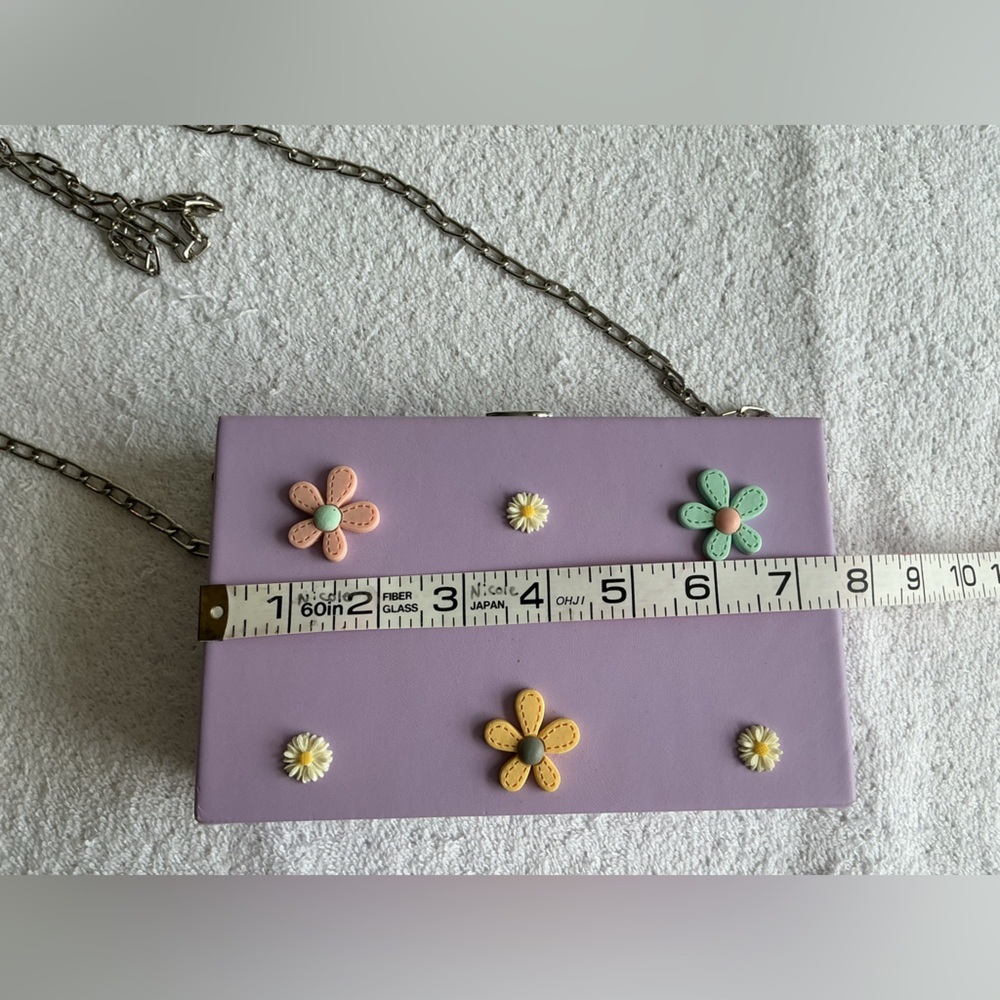 Elegant Floral Lavender Clutch - Picture 7 of 12
